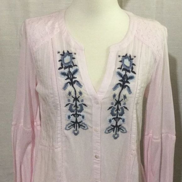 Flutter & Kick Maternity Button Down Blouse - Picture 2 of 8